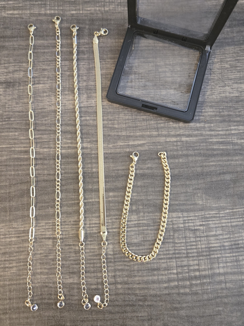Gold Chain Bracelet Set - Elegant Women's Bracelet Collection